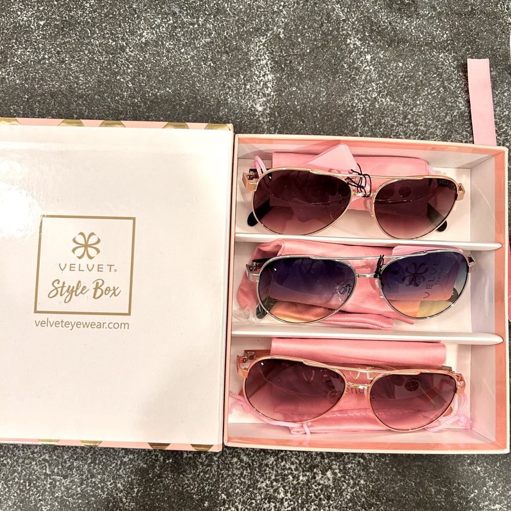 NEW Velvet Aviator Style Box-Small